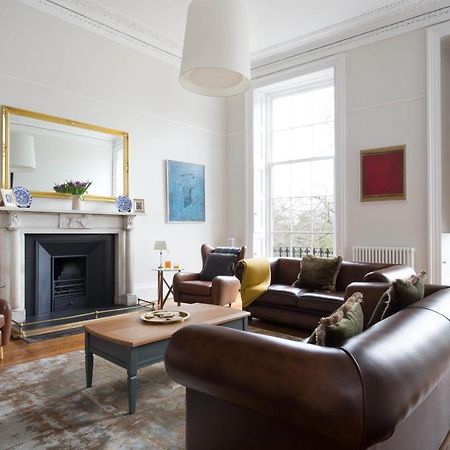 Magnificent Georgian 3-Bedroom Apartment In New Town EDI Exterior photo