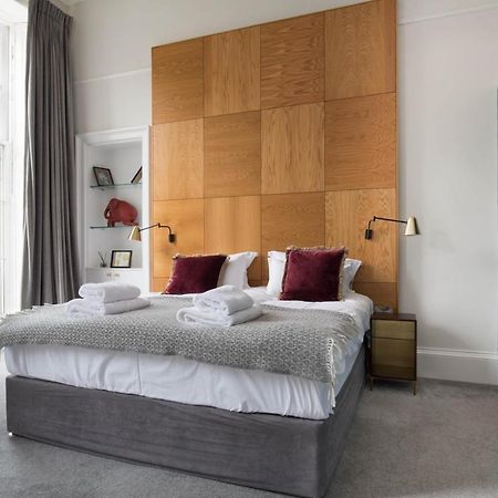 Magnificent Georgian 3-Bedroom Apartment In New Town EDI Exterior photo