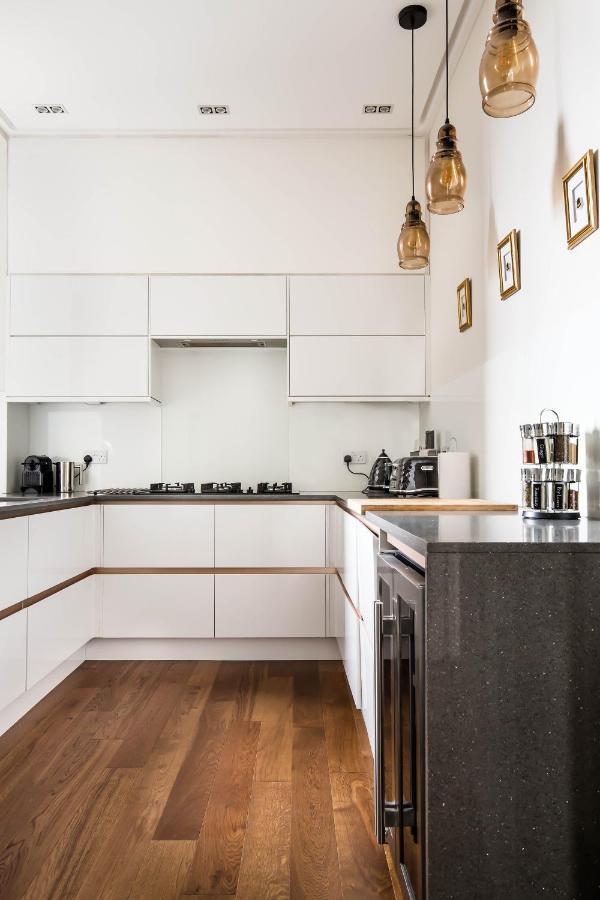 Magnificent Georgian 3-Bedroom Apartment In New Town EDI Exterior photo